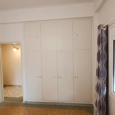 The House Διαμέρισμα