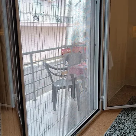 The House * Κάρυστος