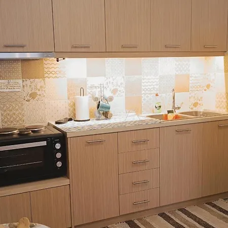 The House * Κάρυστος